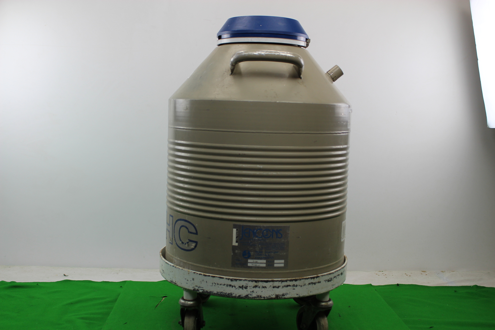 Taylor Wharton 35VHC Liquid Nitrogen Dewar Cryogenic Storage Canister w ...