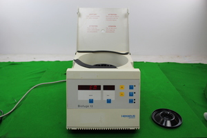 Thumbnail image of Heraeus Sepatech Biofuge 13 Centrifuge w/24 Place Rotor w/ Lid