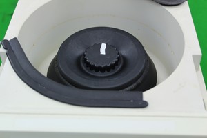 Thumbnail image of Heraeus Sepatech Biofuge 13 Centrifuge w/24 Place Rotor w/ Lid