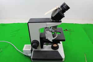 Thumbnail image of Leitz Laborlux S 020-505.030 Binocular Microscope w/Eyepieces & 5 Objectives
