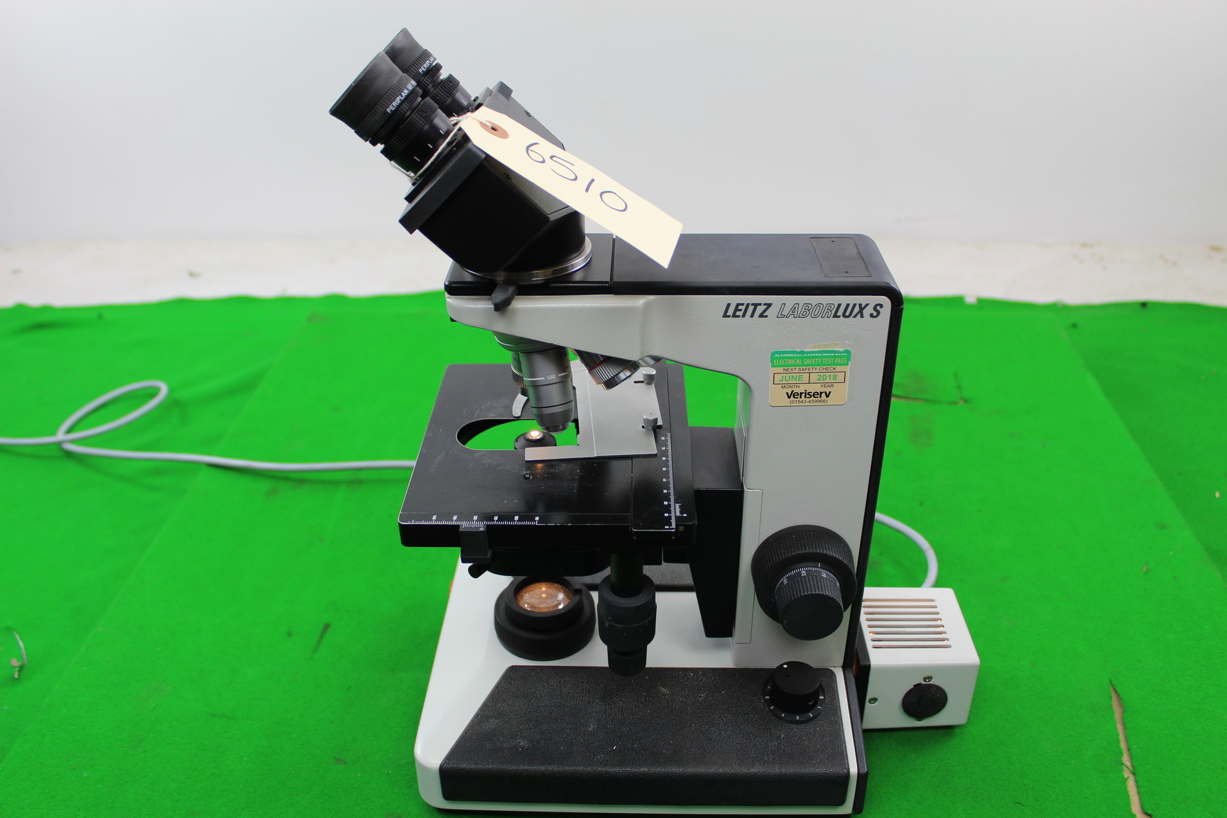 Image of Leitz Laborlux S 020-505.030 Binocular Microscope w/Eyepieces & 5 Objectives