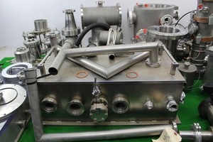 Thumbnail image of Various Laboratory Vacuum Equipment Parts Valves Stainless Steel Edwards