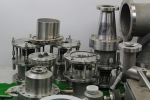 Thumbnail image of Various Laboratory Vacuum Equipment Parts Valves Stainless Steel Edwards