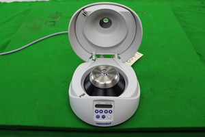 Thumbnail image of Eppendorf miniSpin 5452 Benchtop Centrifuge with F-45-12-11 Rotor Lab - Faulty