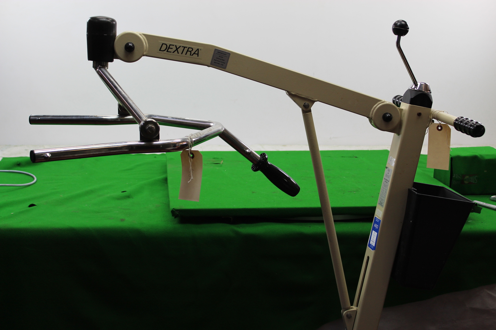 Image of Spares/Repairs Condemned Arjo Dextra Manual Patient Hoist Hydraulics Nursing