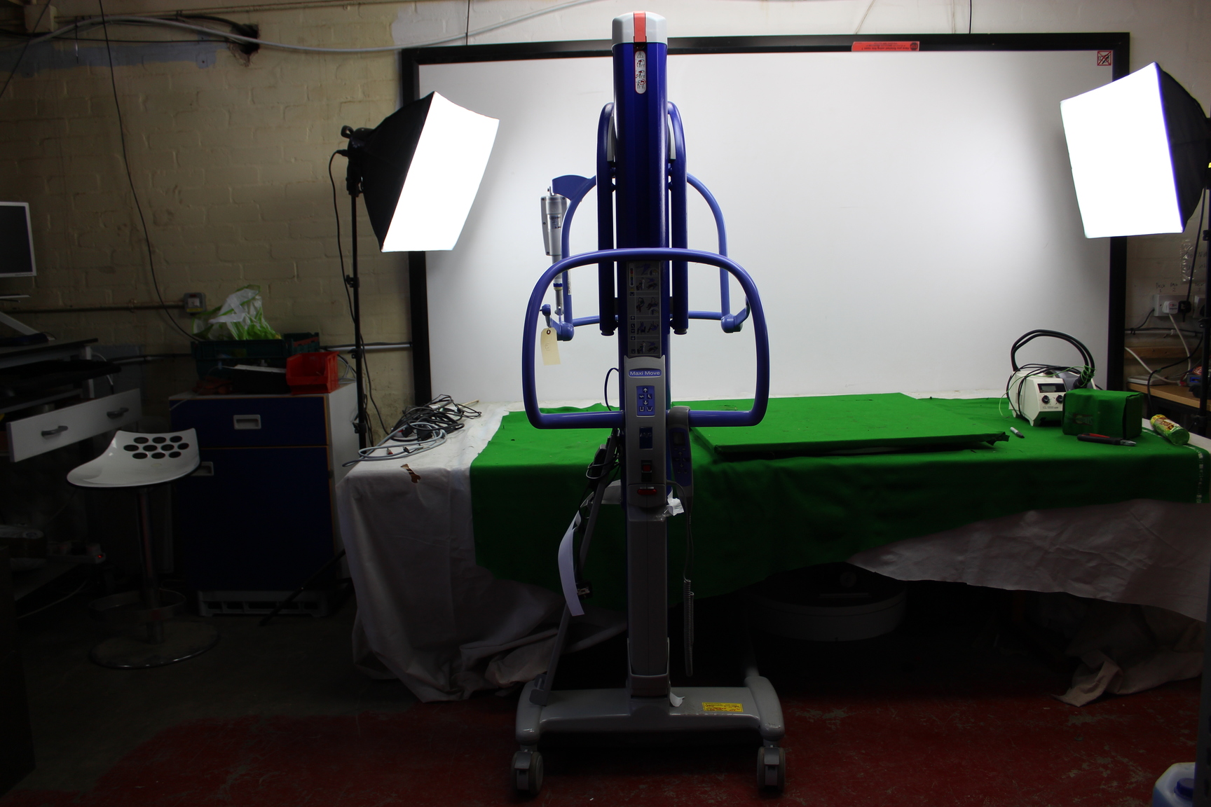 Image of Spares/Repairs Condemned Arjo Maxi Move Electric Patient Hoist Nursing 