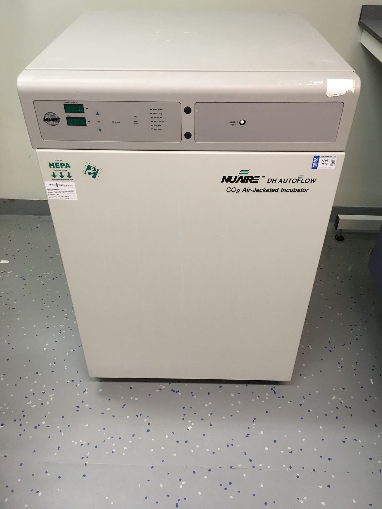 Image of NUAIRE DH AUTOFLOW CO2 Air-Jacketed Incubator Model 5500E Ser2 Lab Equipment