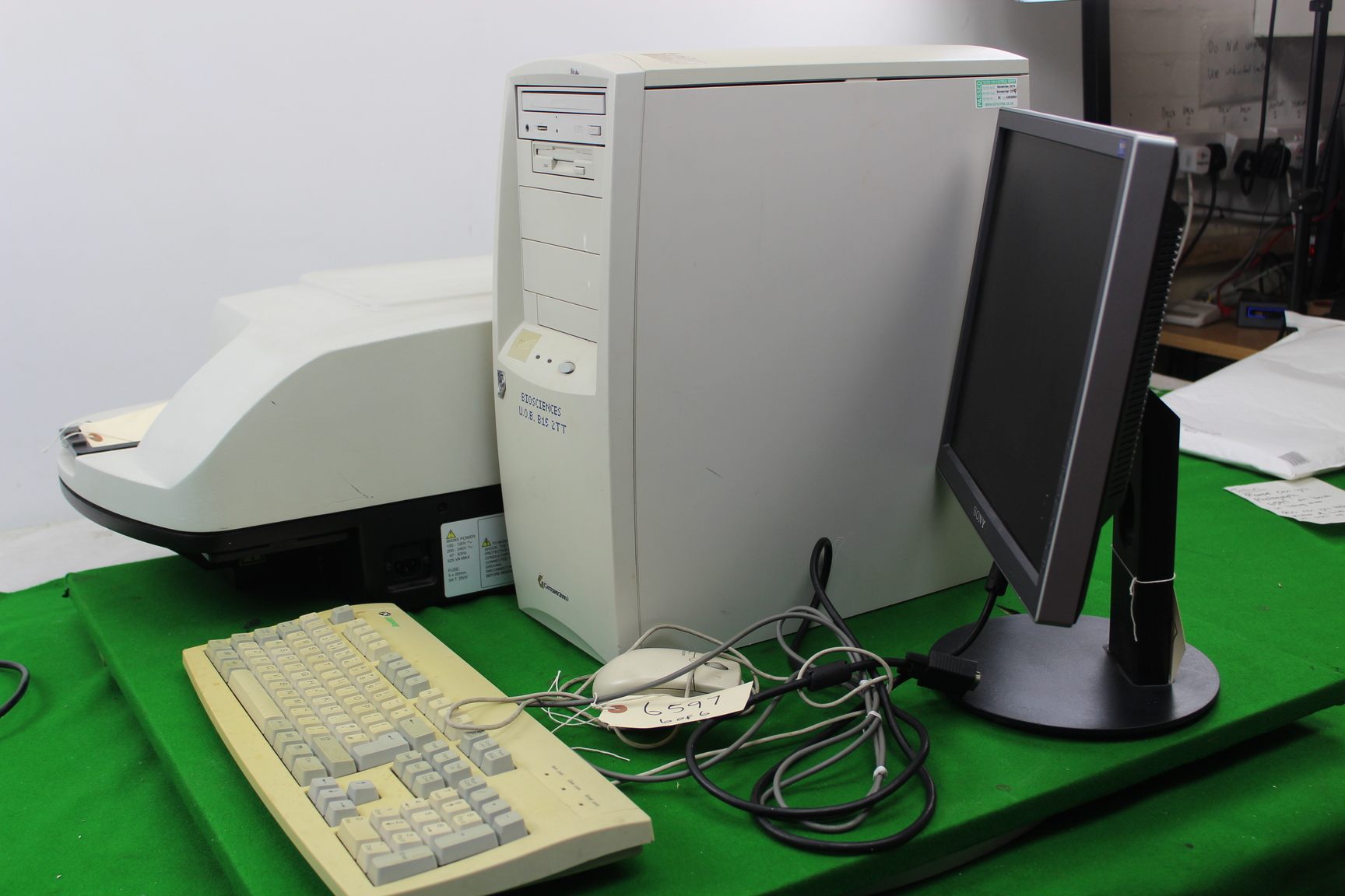 Image of Bio-Tek FL600 Fluorescence Plate Reader, PC, KC4 Software, Manuals, New Lamp Req