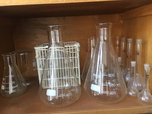 Thumbnail image of Job Lot Of Laboratory Glassware Schools Labs Scientific Inc Pyrex Glass Beakers 