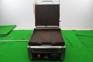 Thumbnail image of Buffalo Pro Contact Grill Panini Presser Commercial Kitchen Max 300C Temperature