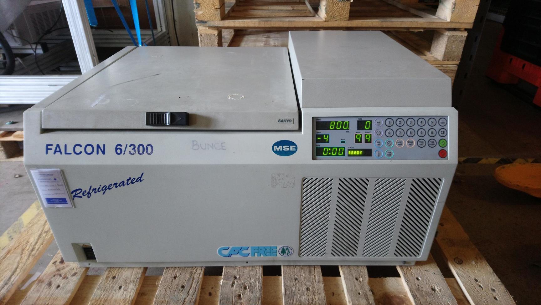 Image of MSE Falcon 6/300 Refrigerated High Speed Benchtop Centrifuge Lab