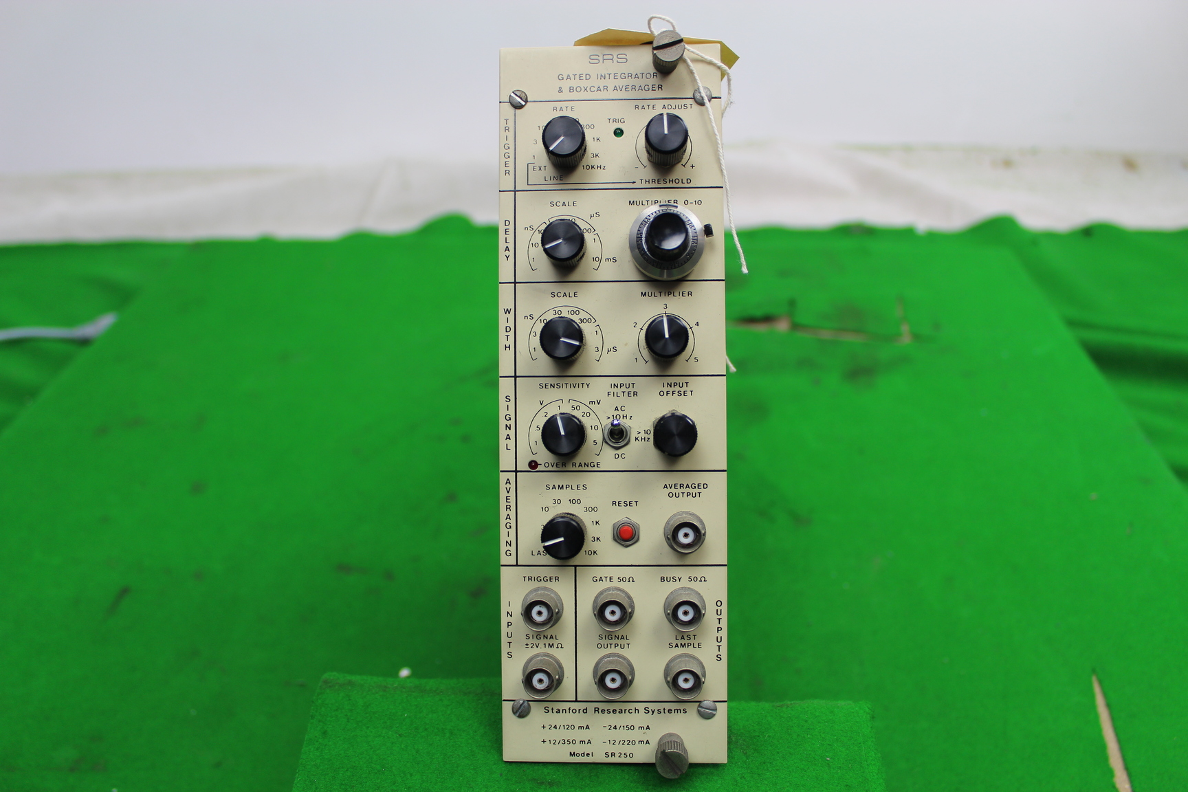 Stanford Research SRS Gated Integrator & Boxcar Averager (Model SR250)