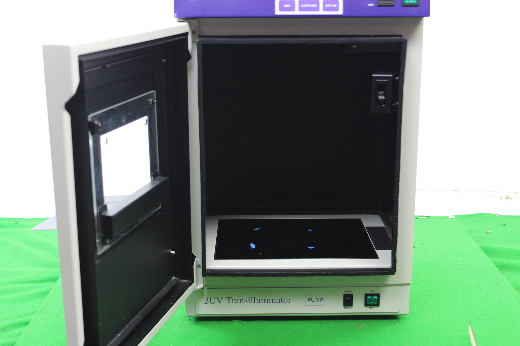 Image of Faulty UVP BioDoc-It Imaging System 2UV Transilluminator Darkroom UV