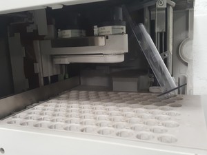 Thumbnail image of Agilent / HP 1100 Series HPLC System G131A G1316A G1313A G1312A G1322A Tray & PC