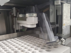 Thumbnail image of Agilent / HP 1100 Series HPLC System G131A G1316A G1313A G1312A G1322A Tray & PC
