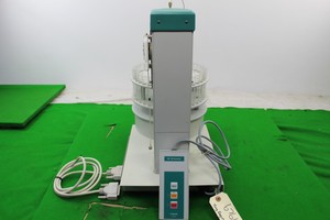 Thumbnail image of Metrohm 813 Compact Autosampler w/ 813 SC Controller Lab Sampling Equipment