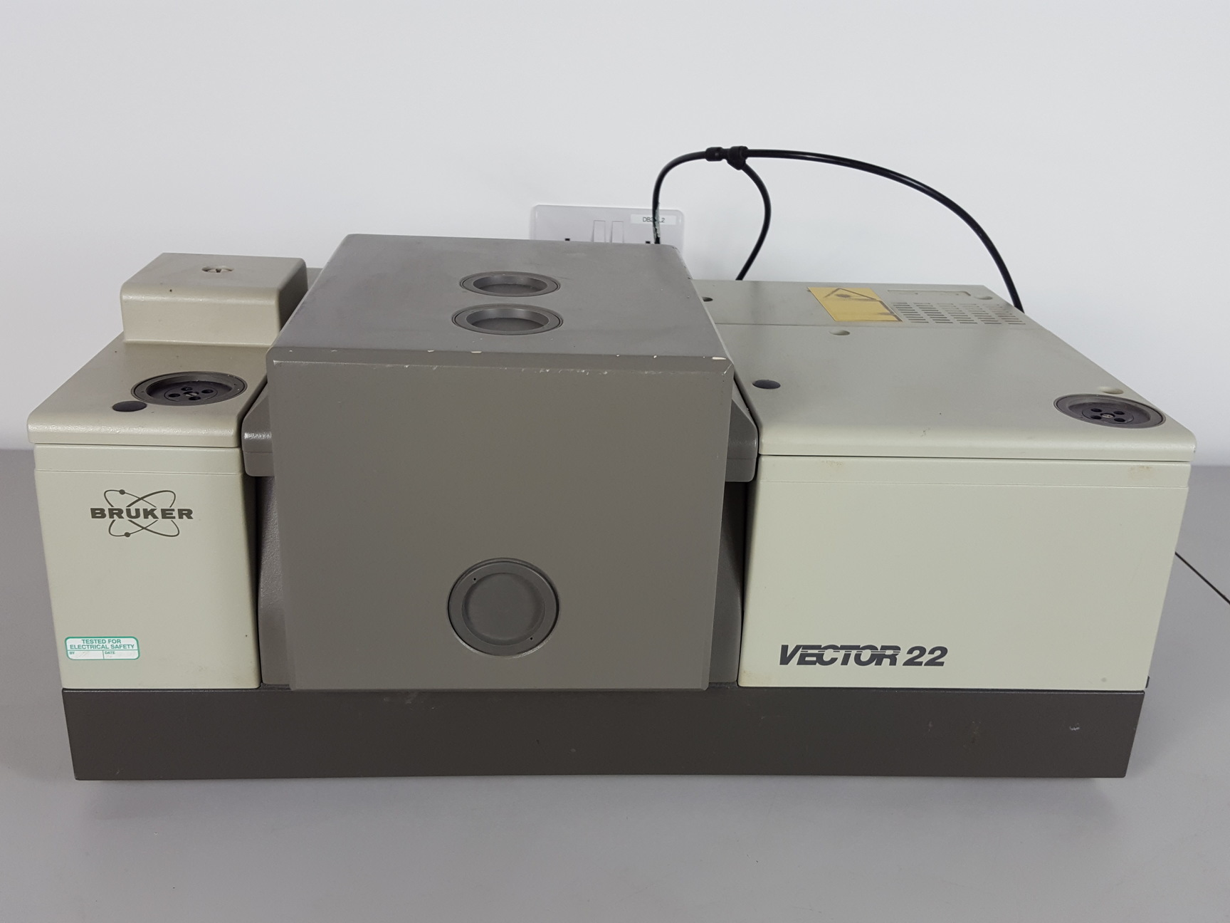 Image of Bruker Vector 22 FTIR Spectrometer FT-IR Lab Spares/Repairs