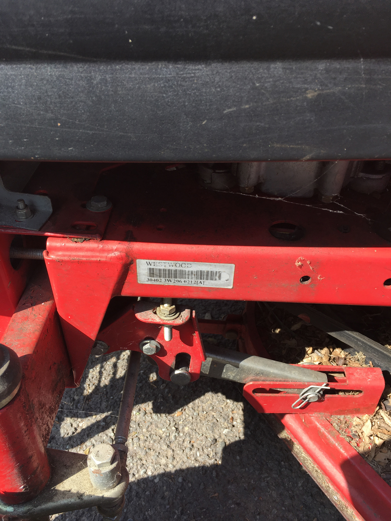 Image of WESTWOOD S1300 Ride on Lawnmower Tractor12 HP