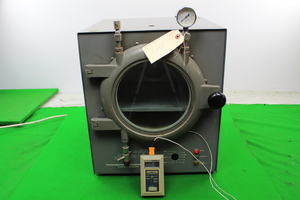 Thumbnail image of Townson And Mercer Vacuum Oven Lab Heating