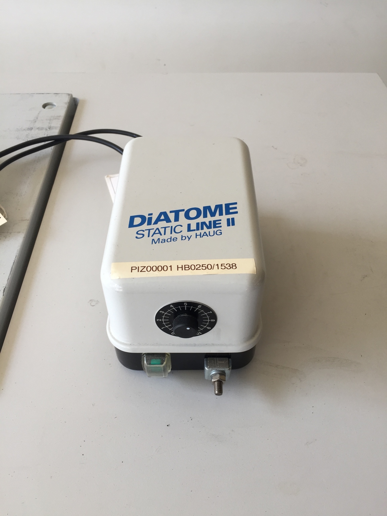 Image of Leica Ultramicrotome Ultracut UCT w/ Controllers & Vibration Free Table Lab 