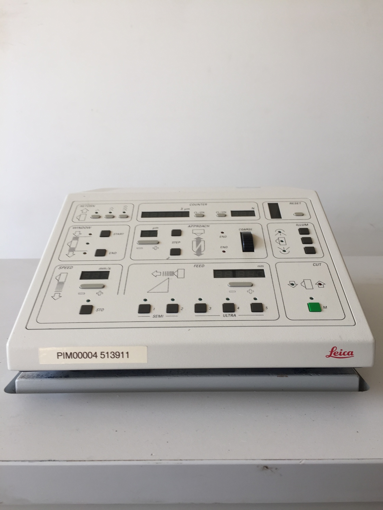 Image of Leica Ultramicrotome Ultracut UCT w/ Controllers & Vibration Free Table Lab 