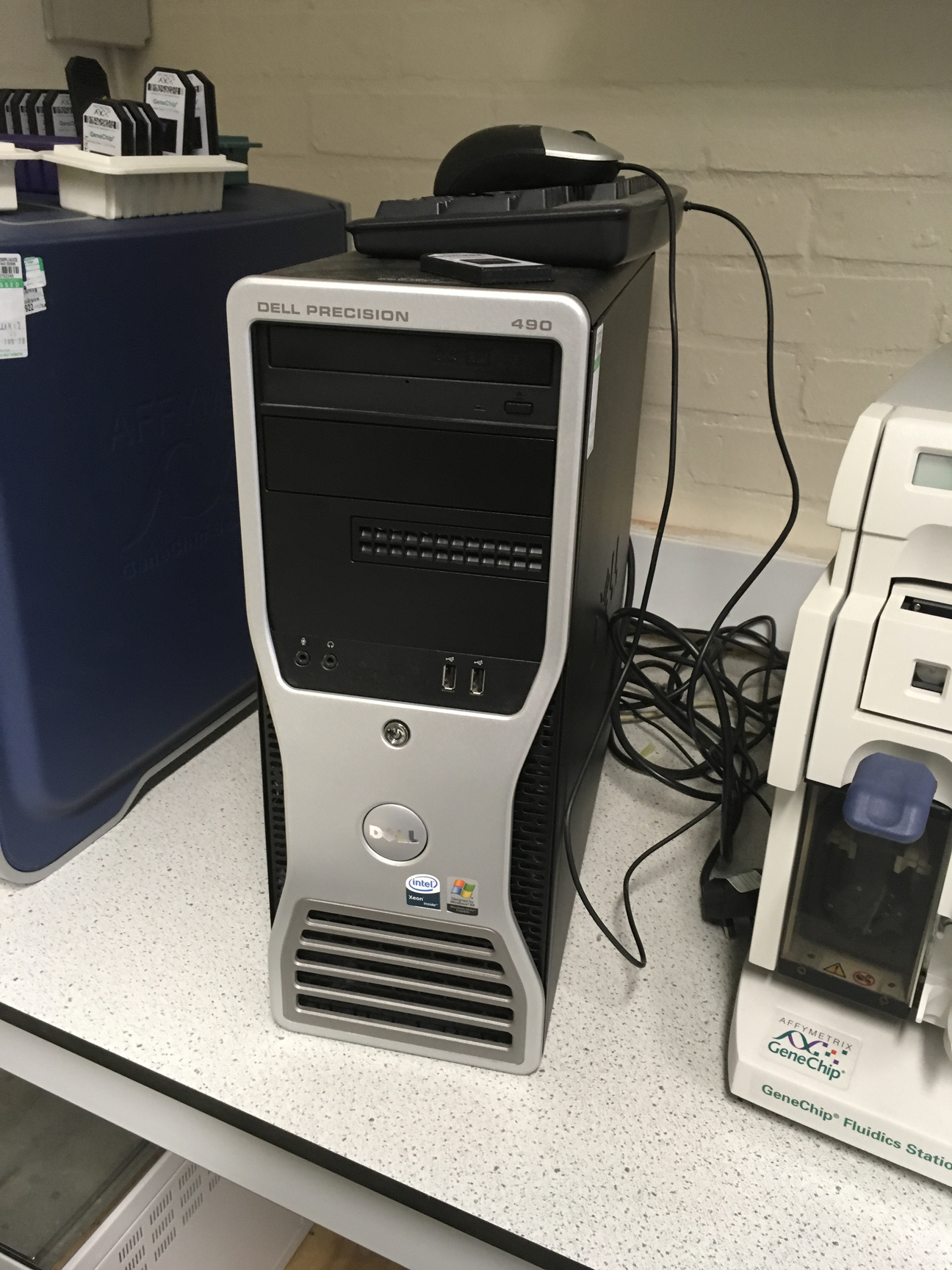 Image of Affymetrix The GeneChip Instrument System Complete