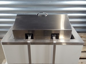 Thumbnail image of New Brunswick Scientific Innova 3100 Shaking Water Bath Lab 