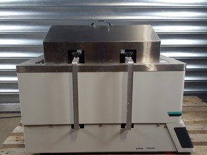 Thumbnail image of New Brunswick Scientific Innova 3100 Shaking Water Bath Lab 