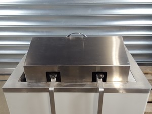 Thumbnail image of New Brunswick Scientific Innova 3100 Shaking Water Bath Lab 