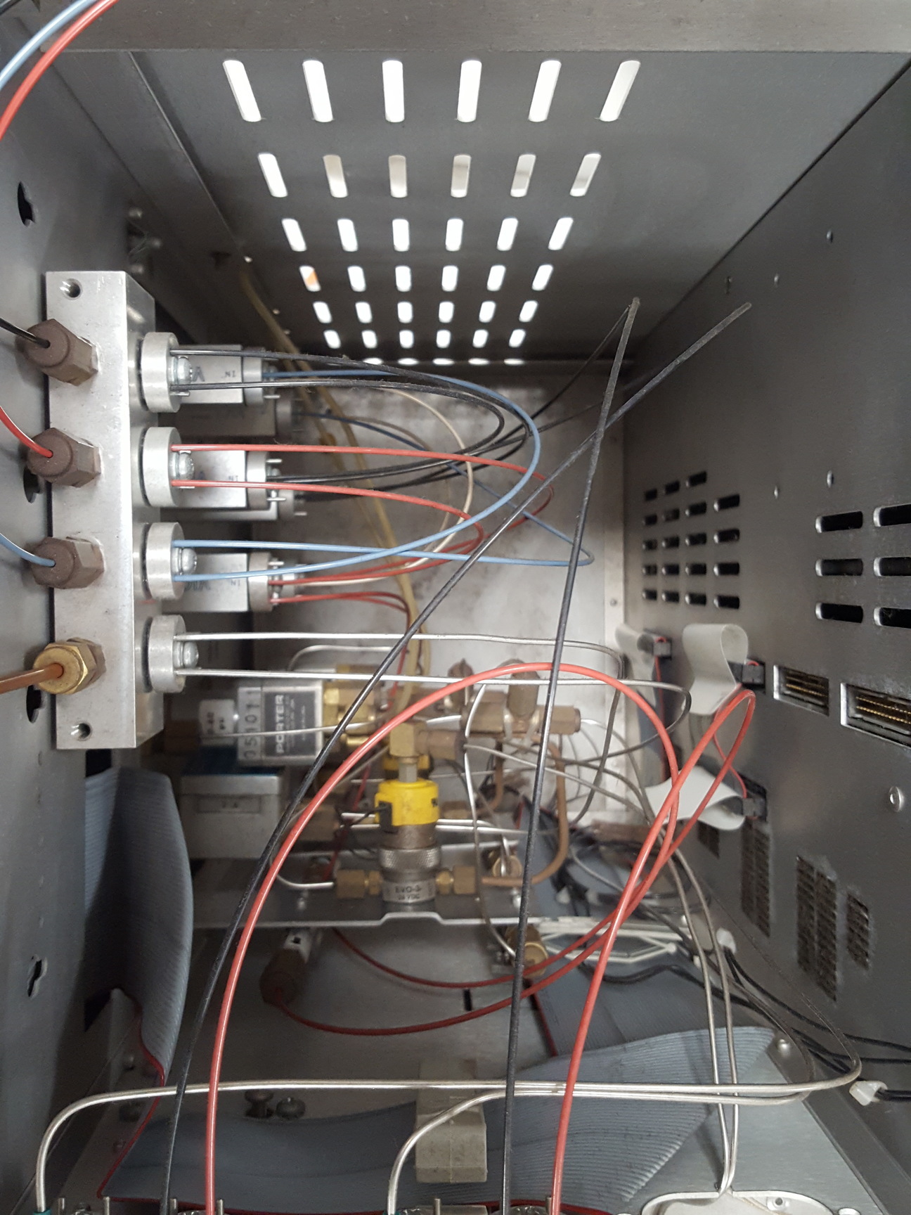 Image of  Varian CP-3380 Gas Chromatograph w/ CP8410 Autoinjector & Star 800 Module Inter