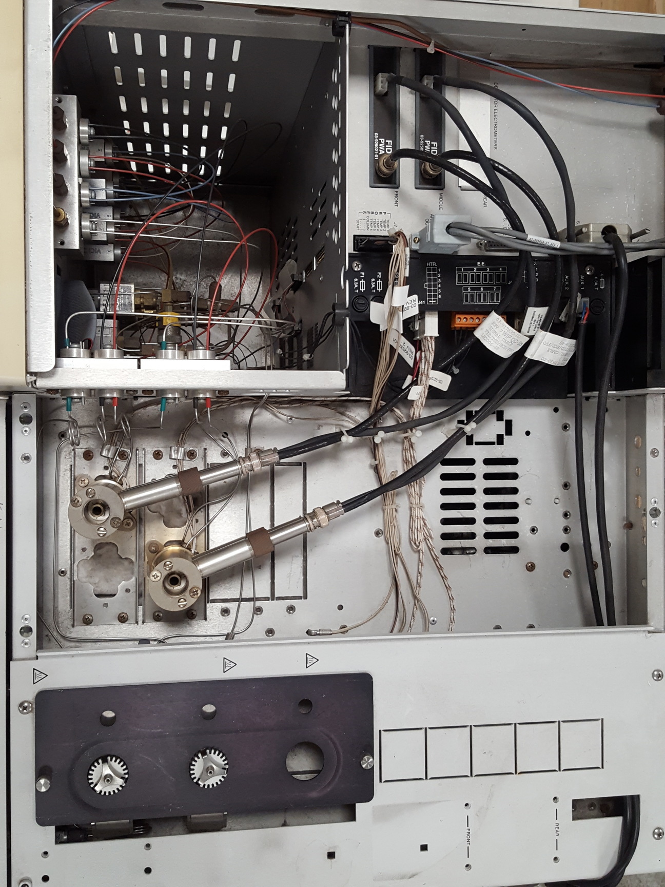 Image of  Varian CP-3380 Gas Chromatograph w/ CP8410 Autoinjector & Star 800 Module Inter