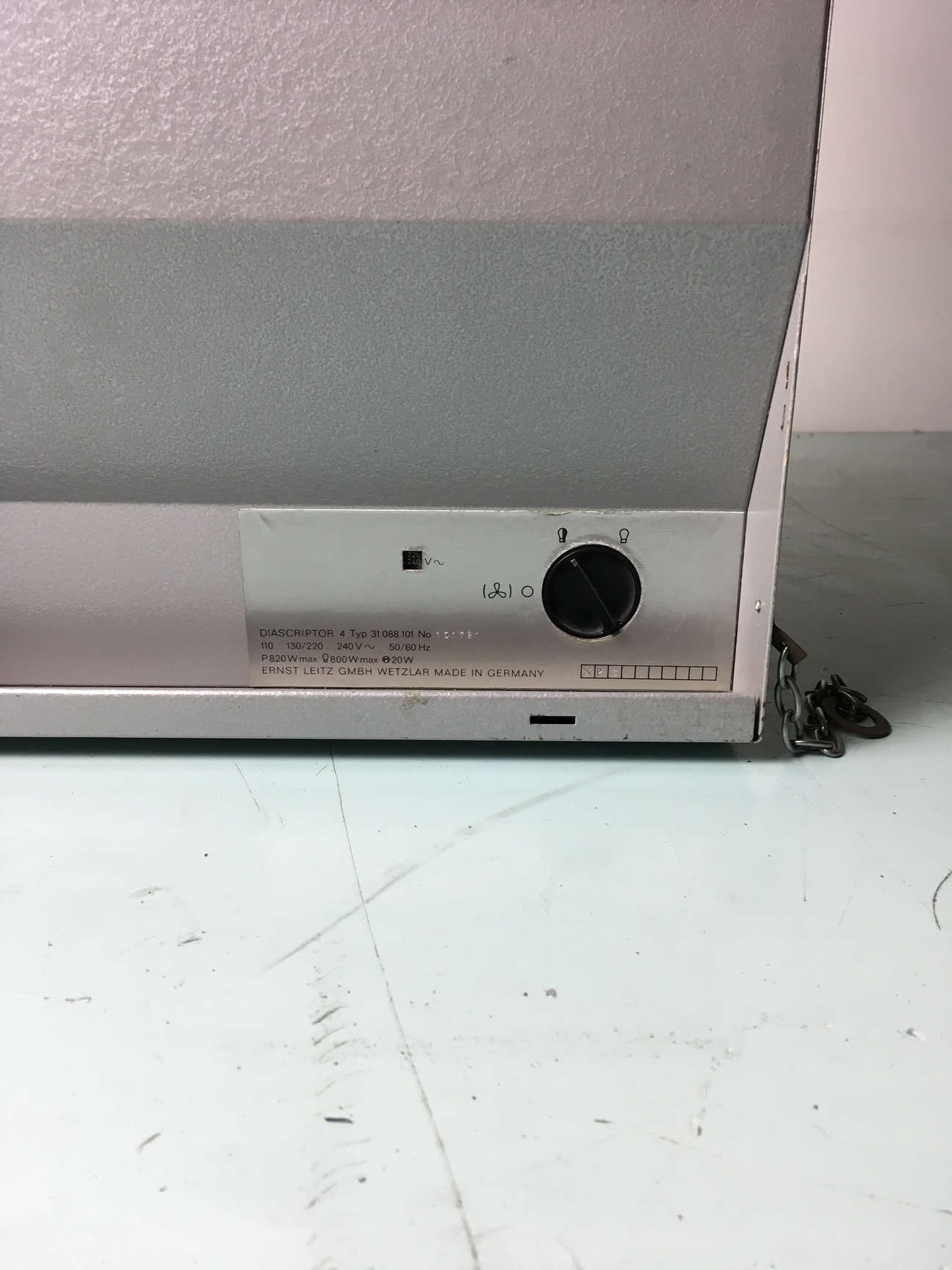 Image of Leitz Wetzlar Overhead Projector OHP Type 31.088.101