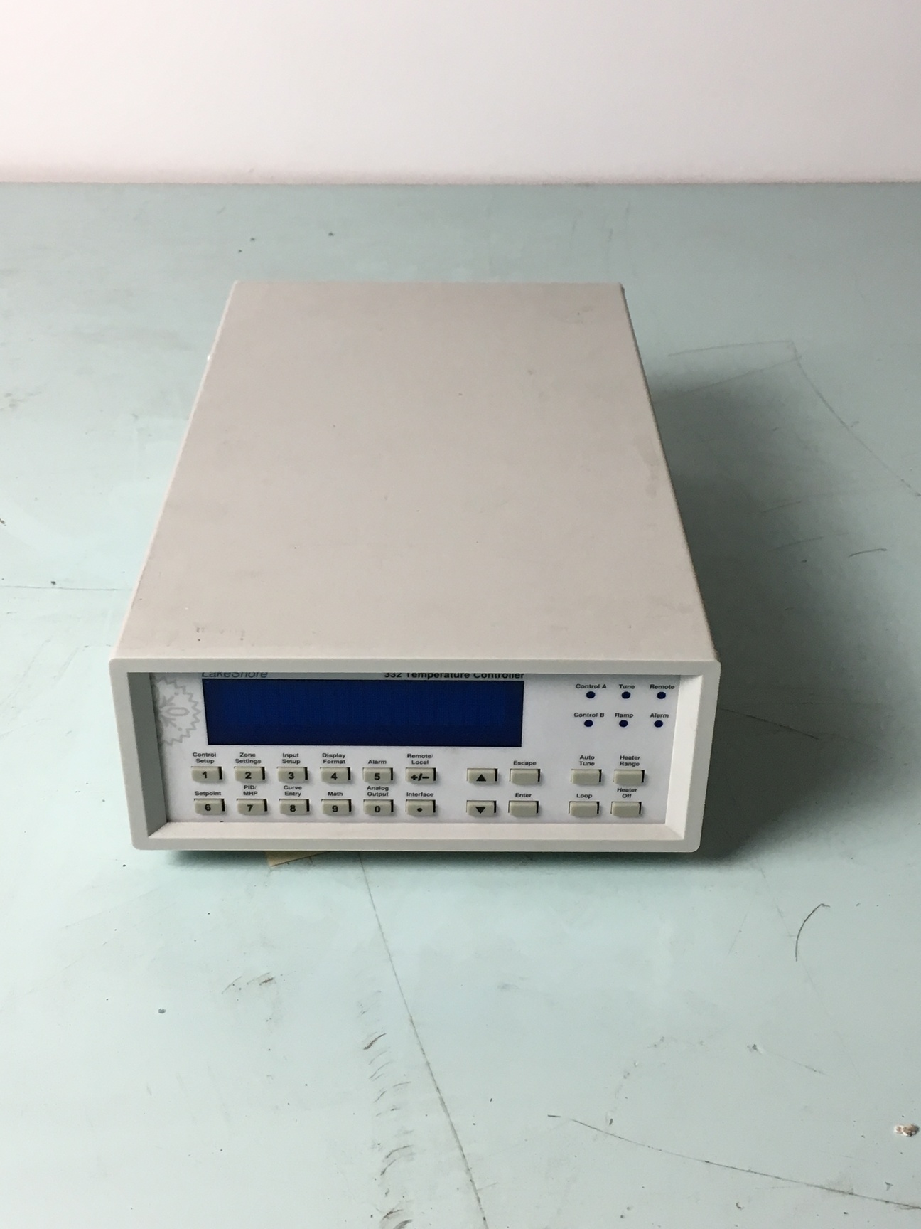 LakeShore 332 Autotuning Temperature Controller Laboratory Lab Equipment