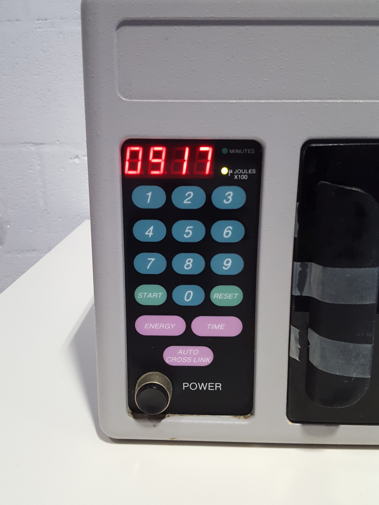 Image of Stratagene UV Stratalinker 2400 Lab 