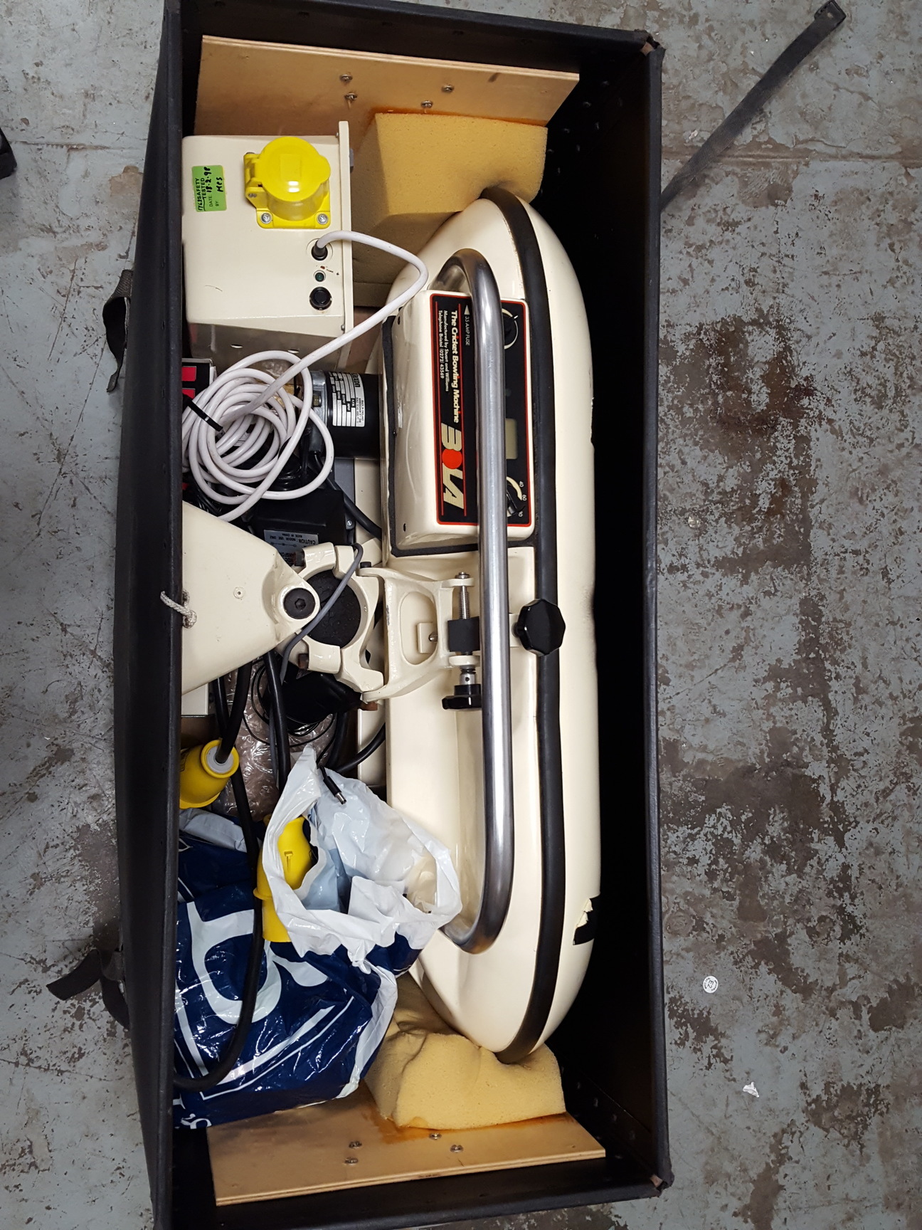 Image of BOLA Ball The Cricket Bowling Machine Ultimate + Power Pack & Accessories