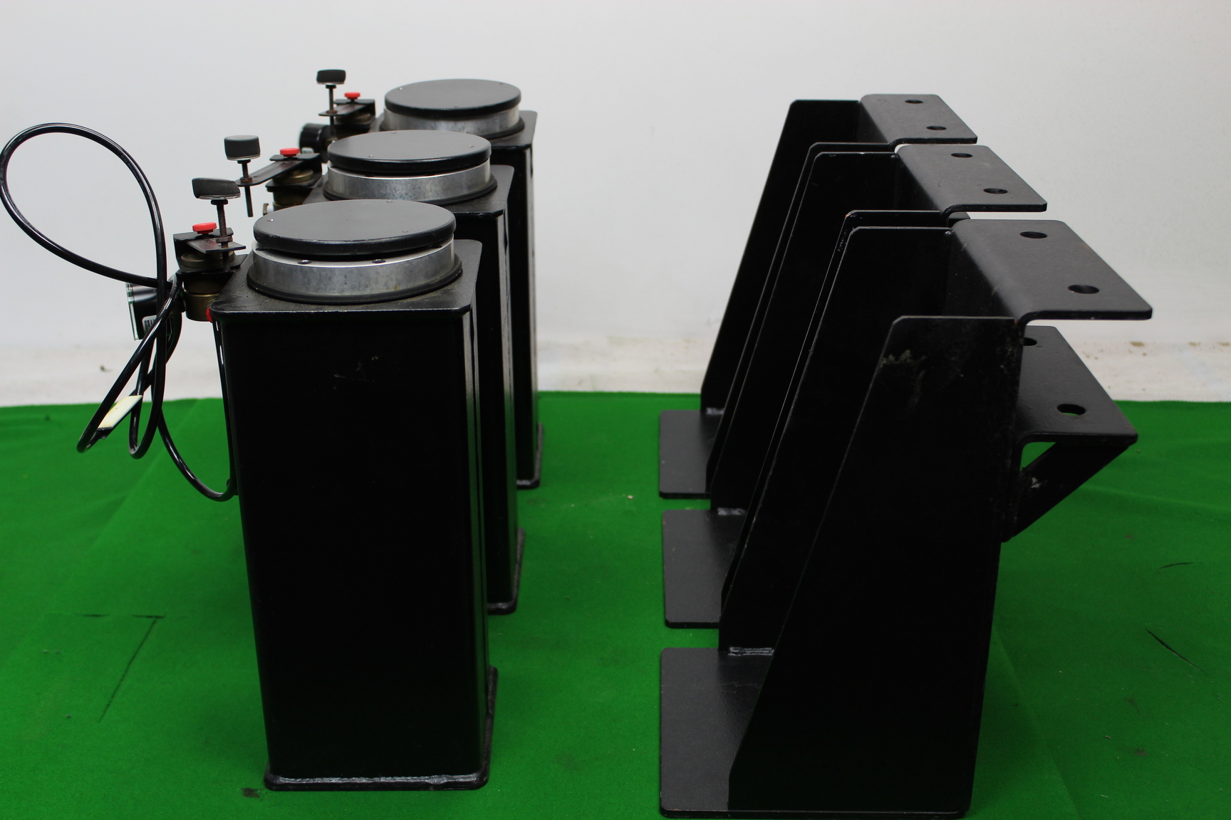Image of Set of 3 TMC Micro-g Pneumatic Vibration Isolator Legs Optics Table