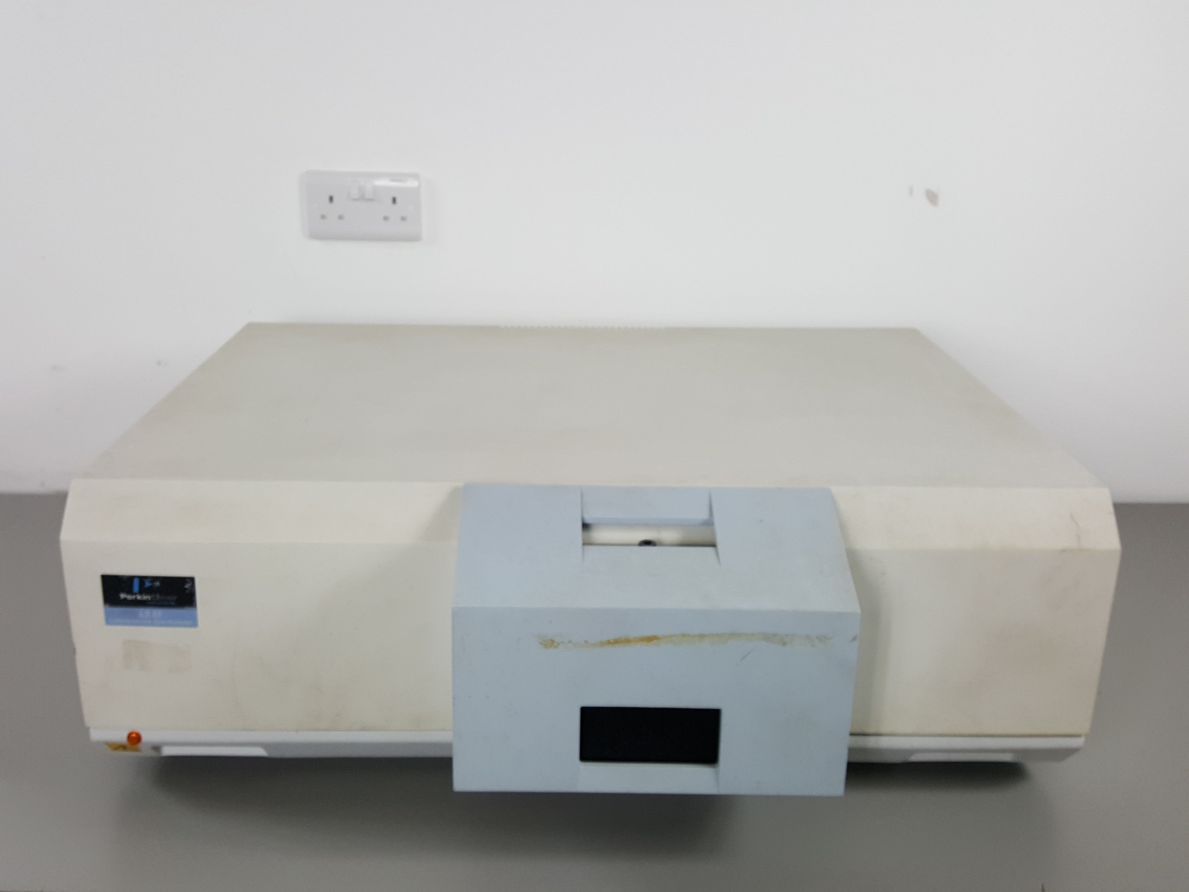 Image of Perkin Elmer Model LS55 Luminescence Spectrometer Lab Laboratory Equipment