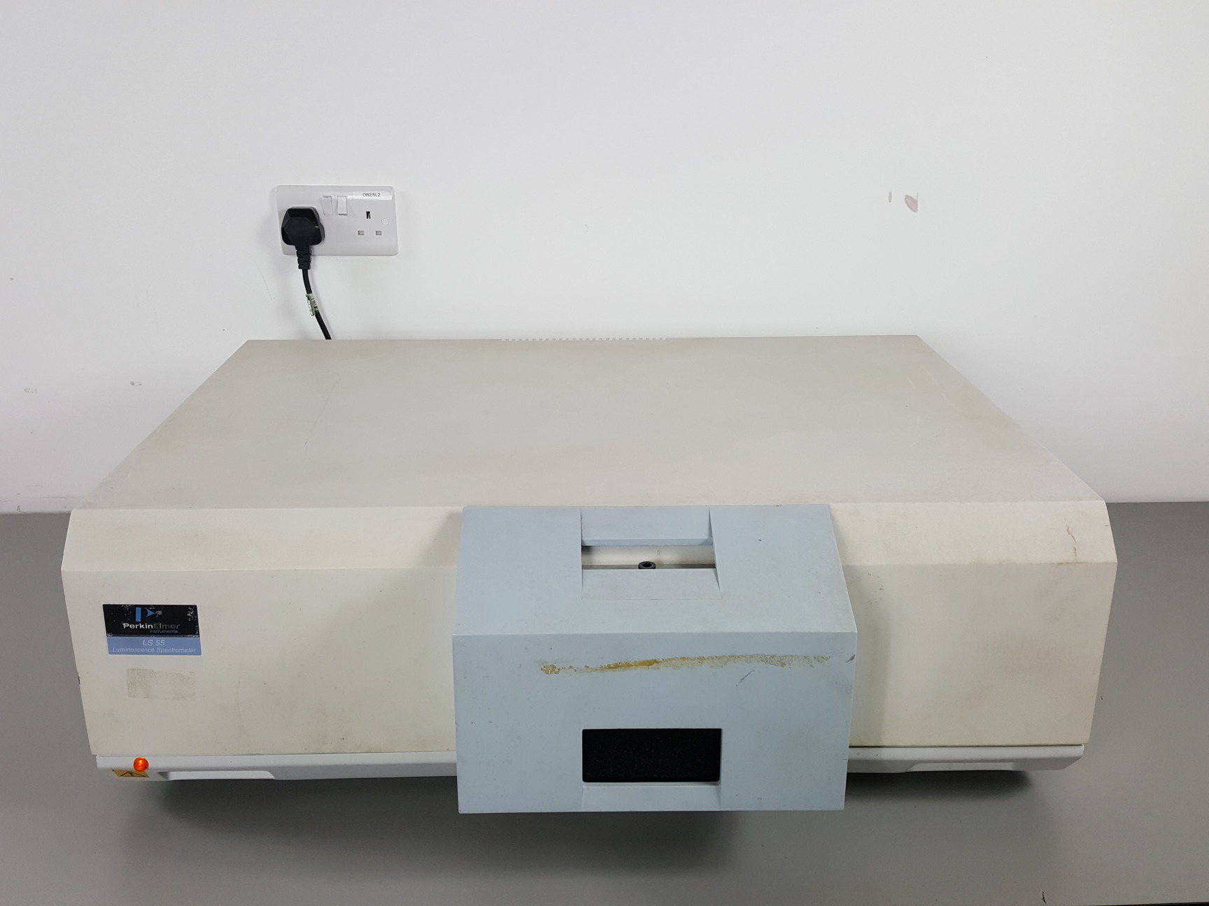 Image of Perkin Elmer Model LS55 Luminescence Spectrometer Lab Laboratory Equipment