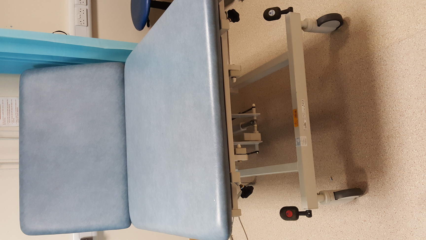 Image of Huntleigh A4632/2/3HS Electric Bed Medical Oversize Extra Large 325kg Load