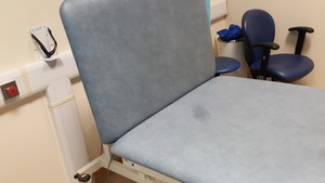 Thumbnail image of Huntleigh A4632/2/3HS Electric Bed Medical Oversize Extra Large 325kg Load