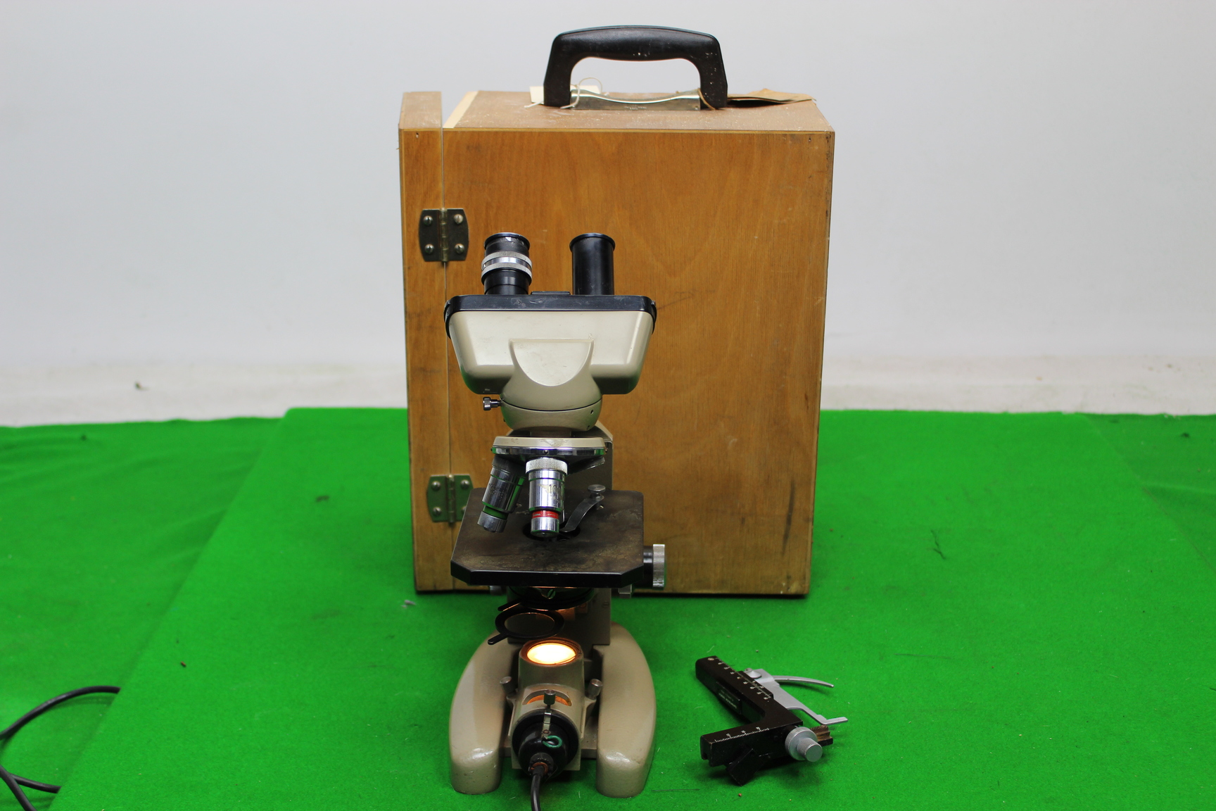 Image of Vickers Instruments Binocular Microscope M14/2 Patent no 877813, great working c
