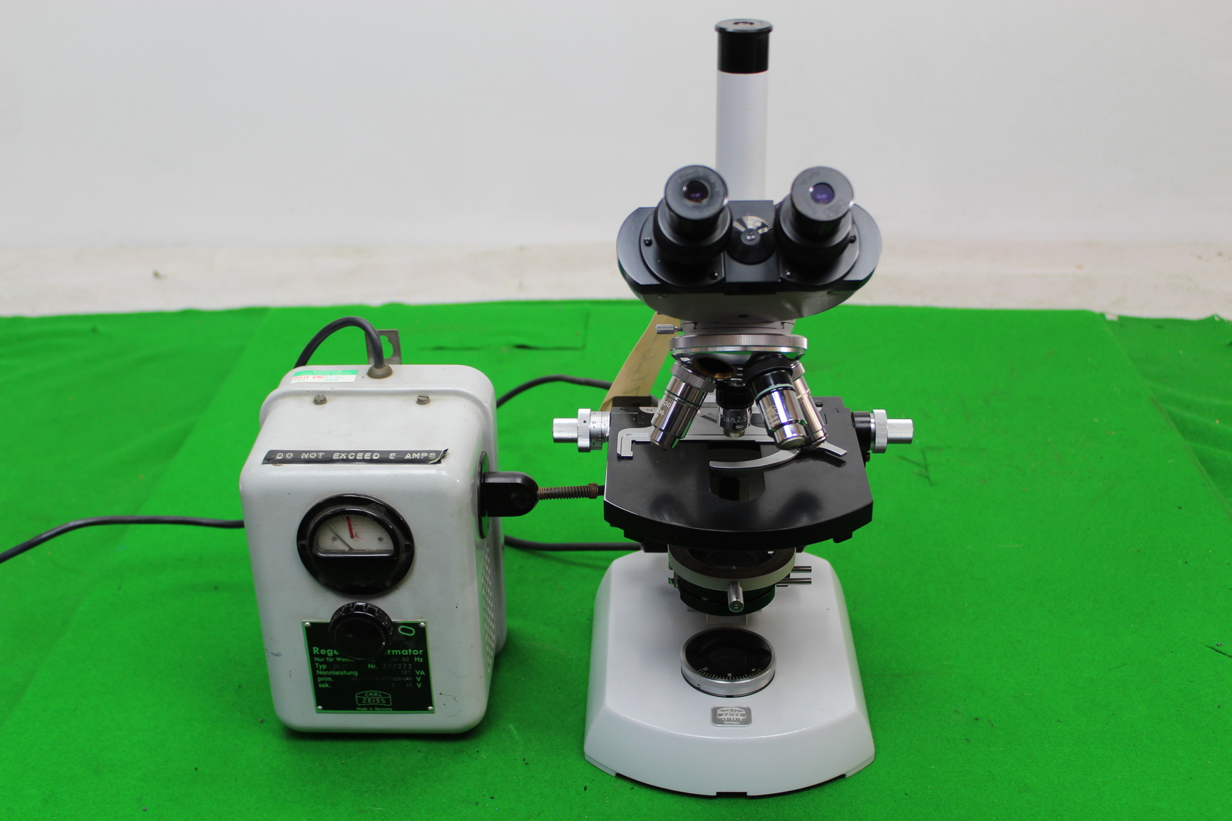 Carl Zeiss Trinocular Laboratory Microscope in Fabulous Condition w/ 4