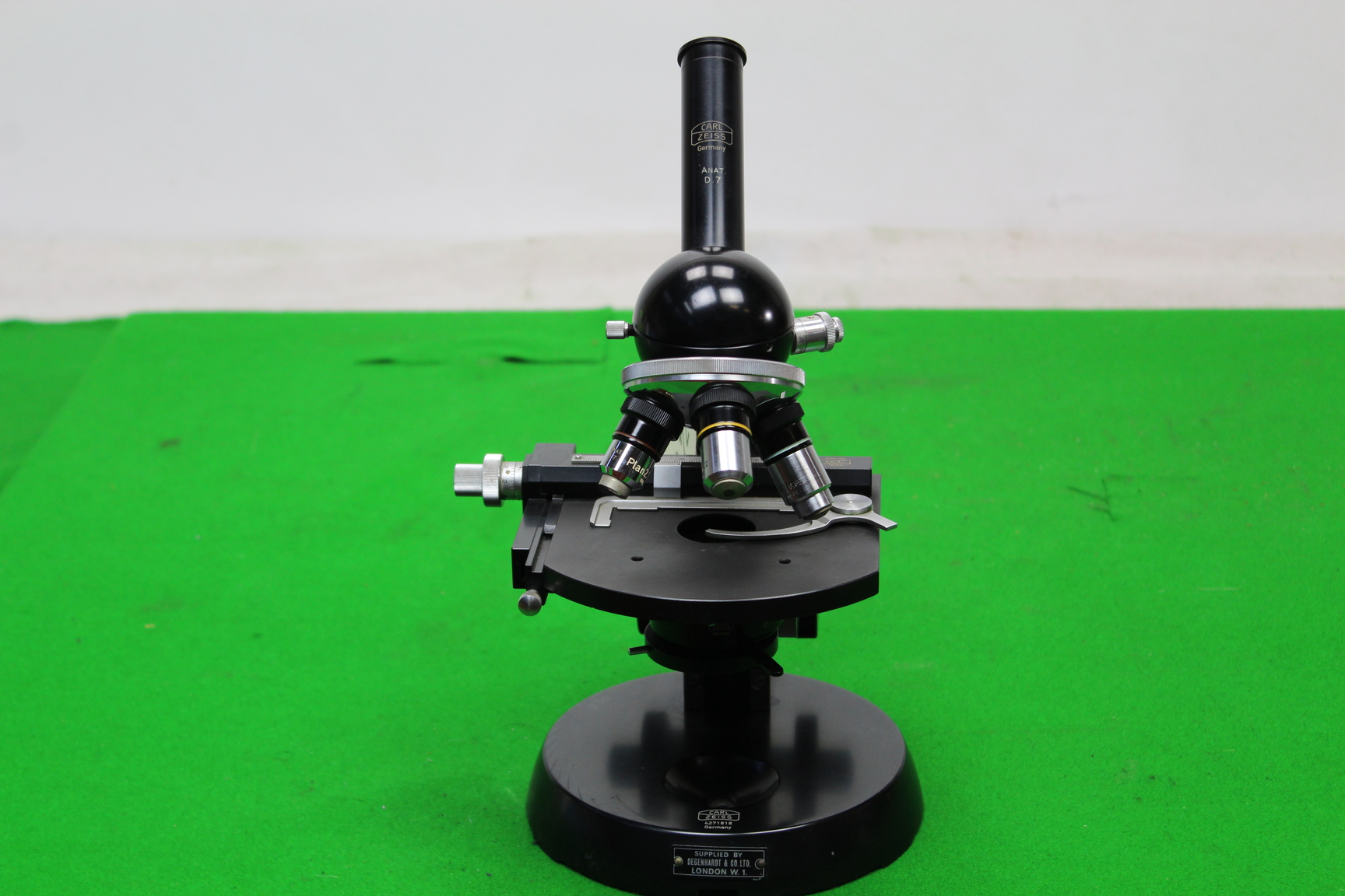 Image of Carl Zeiss Microscope in Great Condition w/ 3 Objectives (no light source) Labor