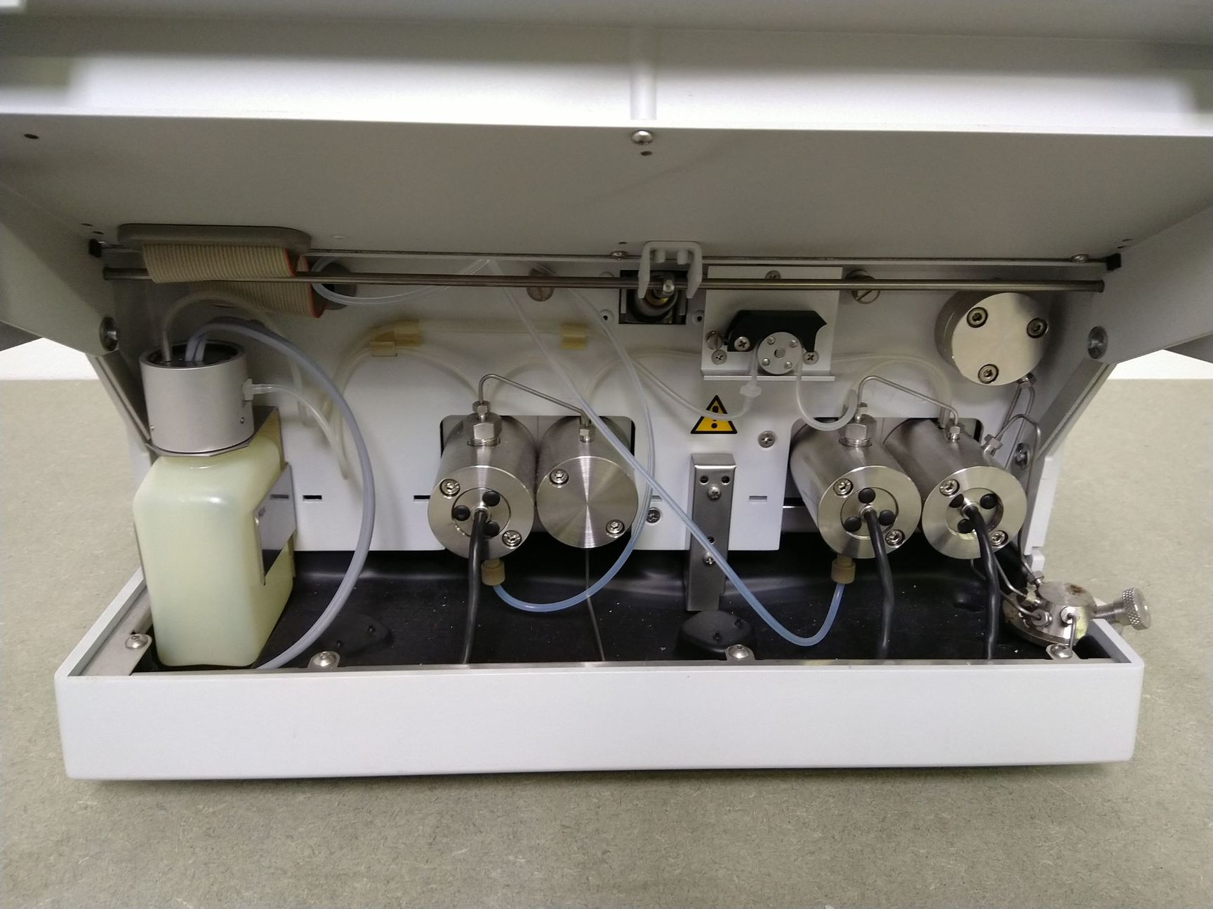 Image of Dionex HPLC P680P HPG laboratory Pump - Spares Repair