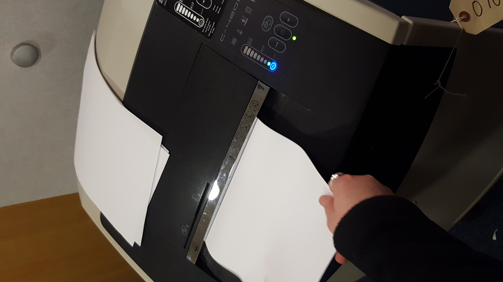 Image of Fellowes Powershred C-420 Commercial Strip-Cut Paper Shredder Credit Card