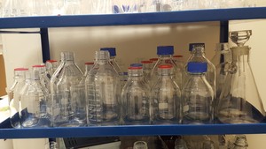 Thumbnail image of Lot of Multiple Flasks, Beakers, Funnels & Other Multiple Items