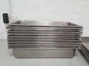 Thumbnail image of 18 x Stainless Steel Food Chaffing Dish Banqueting Trays Catering 53x32x10 cm 