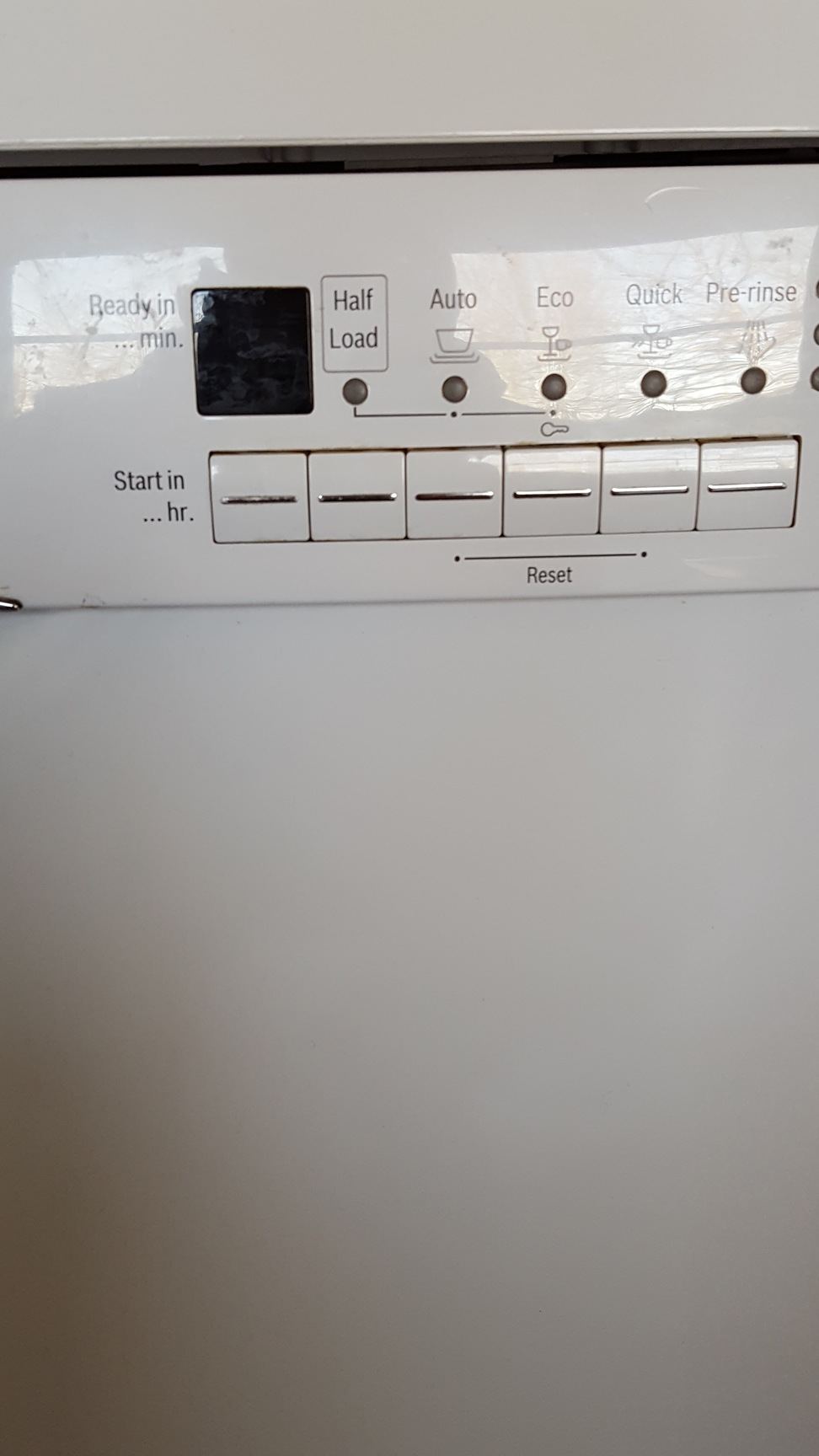 Image of Bosch SMS25AW00G White 2400w Freestanding Dishwasher