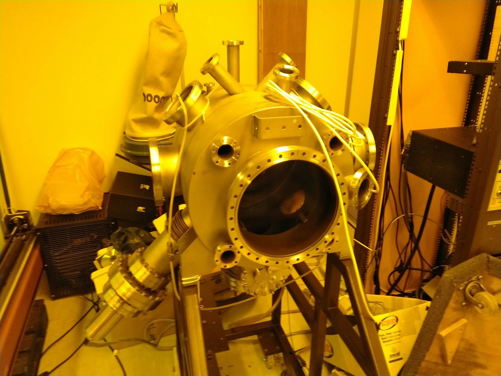 Image of UHV Vacuum Chamber - Mill 320 SiO NBA's 50 Edwards Butterfly Valve Diff Pumps
