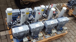 Thumbnail image of 35x Vacuubrand MZ 2C & 2 AK Diaphragm Vacuum Pump CVC 2 Controller